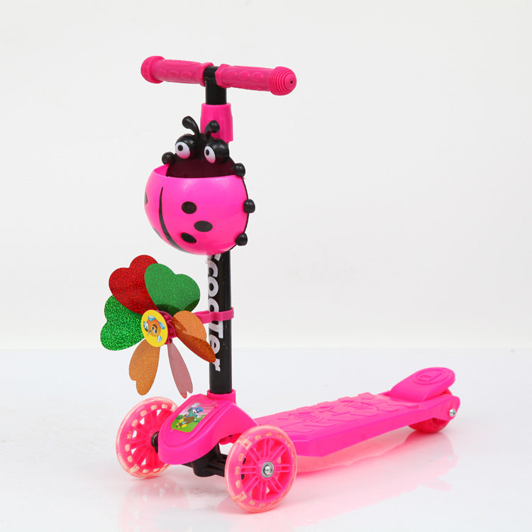 Trottinette d’équilibre pour enfants à quatre roues