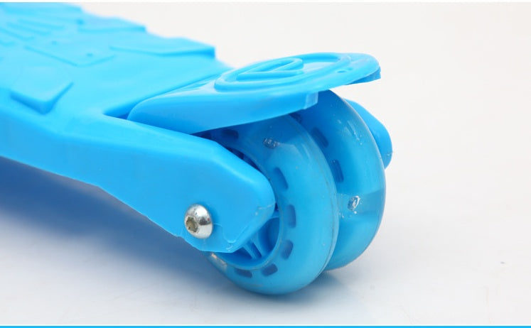 Trottinette d’équilibre pour enfants à quatre roues